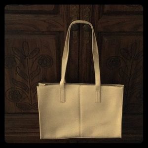 Appleseed’s comfy white purse